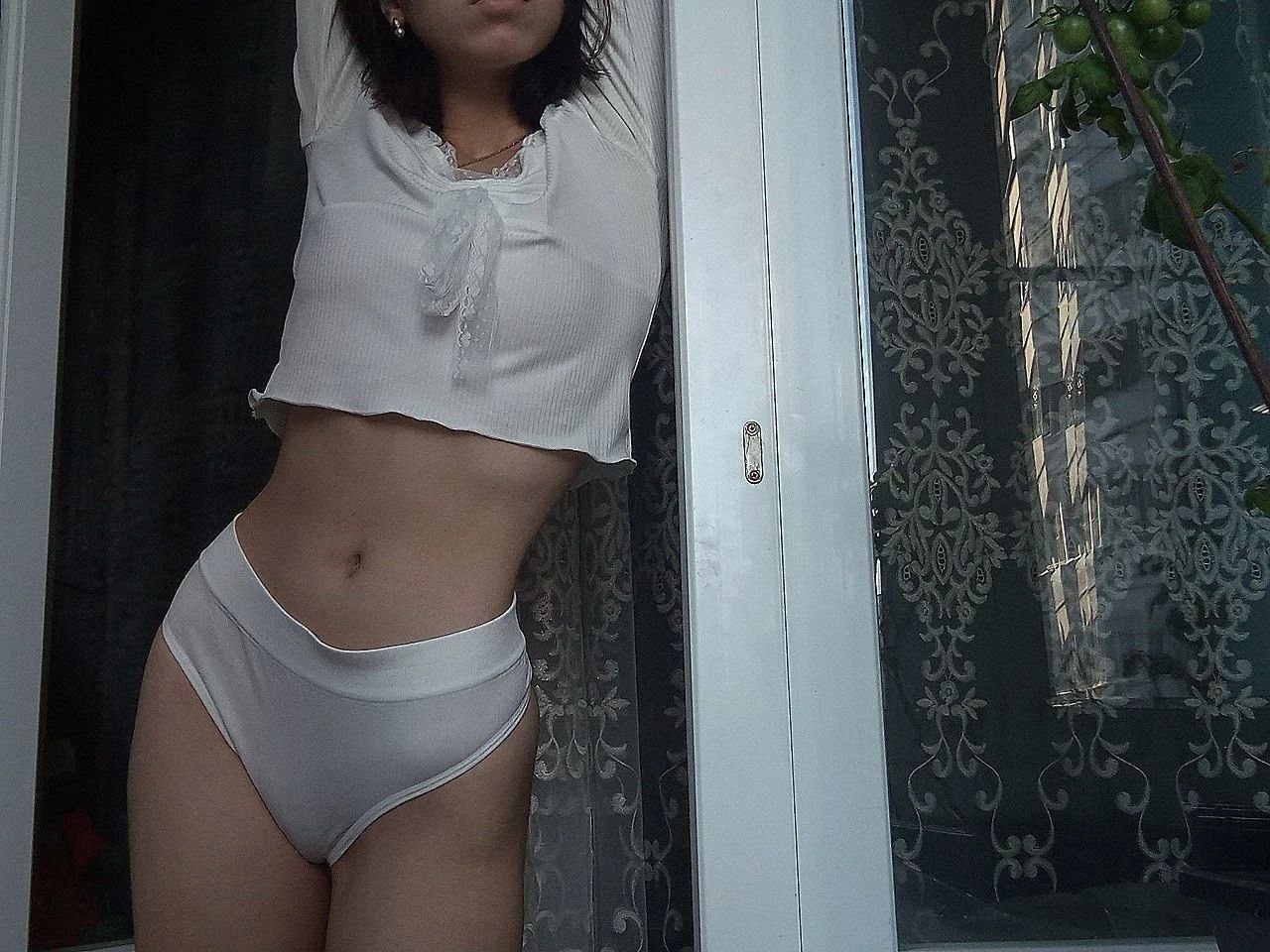 girl 2